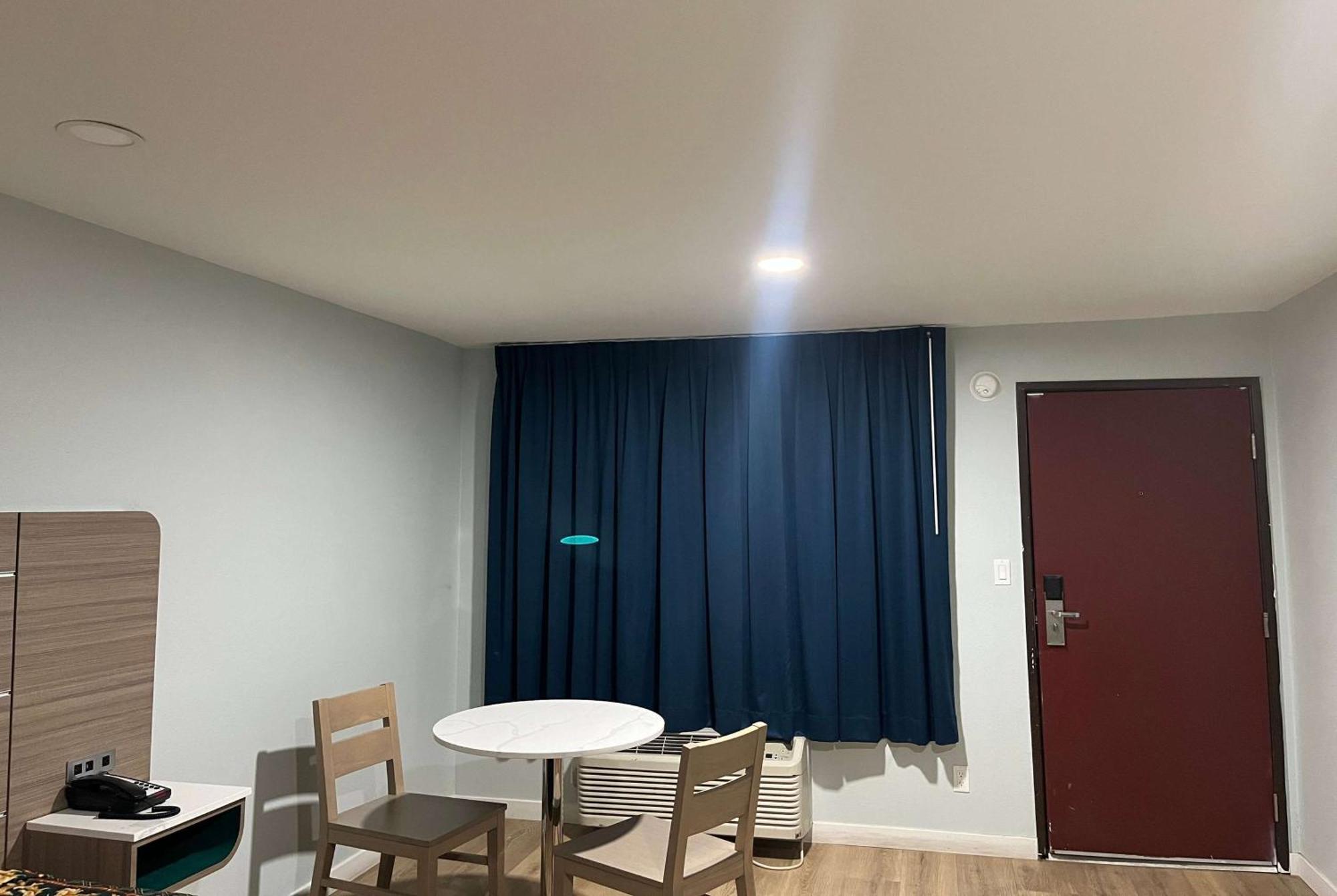 Travelodge By Wyndham Fairplex Motel